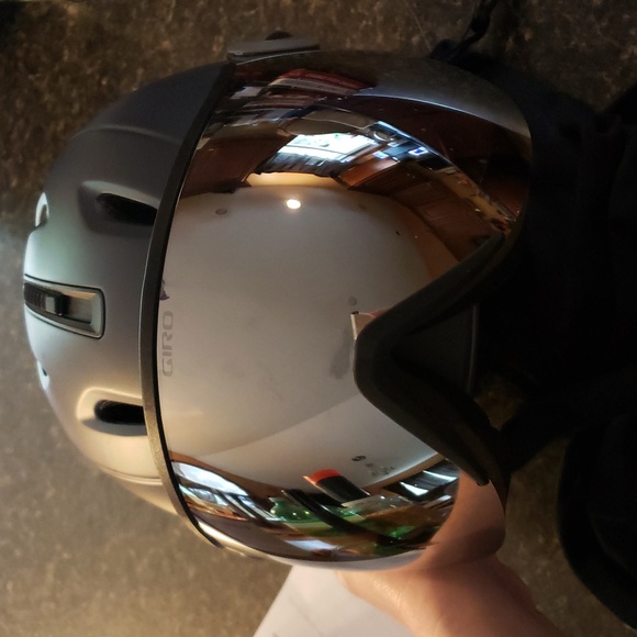 Giro Matte Black Helmet with Mirrored Visor - Picture 1 of 3